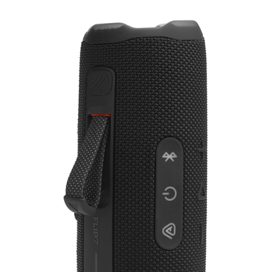 Колонка Bluetooth JBL Flip 7 Black, Black, Bluetooth, USB-C, Акумулятор, 25 Вт + 10 Вт, До 14 годин, Auracast, JBL Portable App, AI Sound Boost, PushLock, Захист від падінь, Lossless Audio Playback через USB-C, IP68
